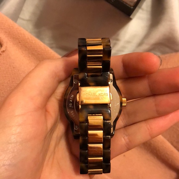 Michael Kors watch - Picture 4 of 5